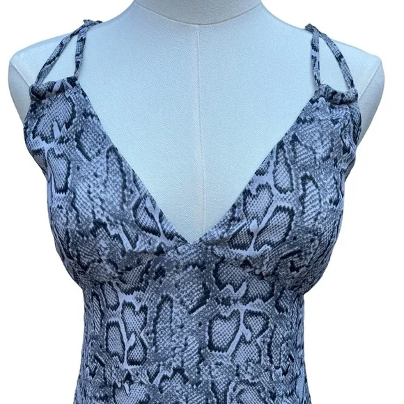 TOBI NWT Black and White Snakeskin Print Maxi Dress Size Small - Picture 3 of 15